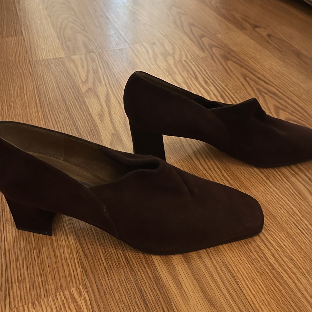 NWOT..Stuart Weitzman suede boot - Picture 4 of 8